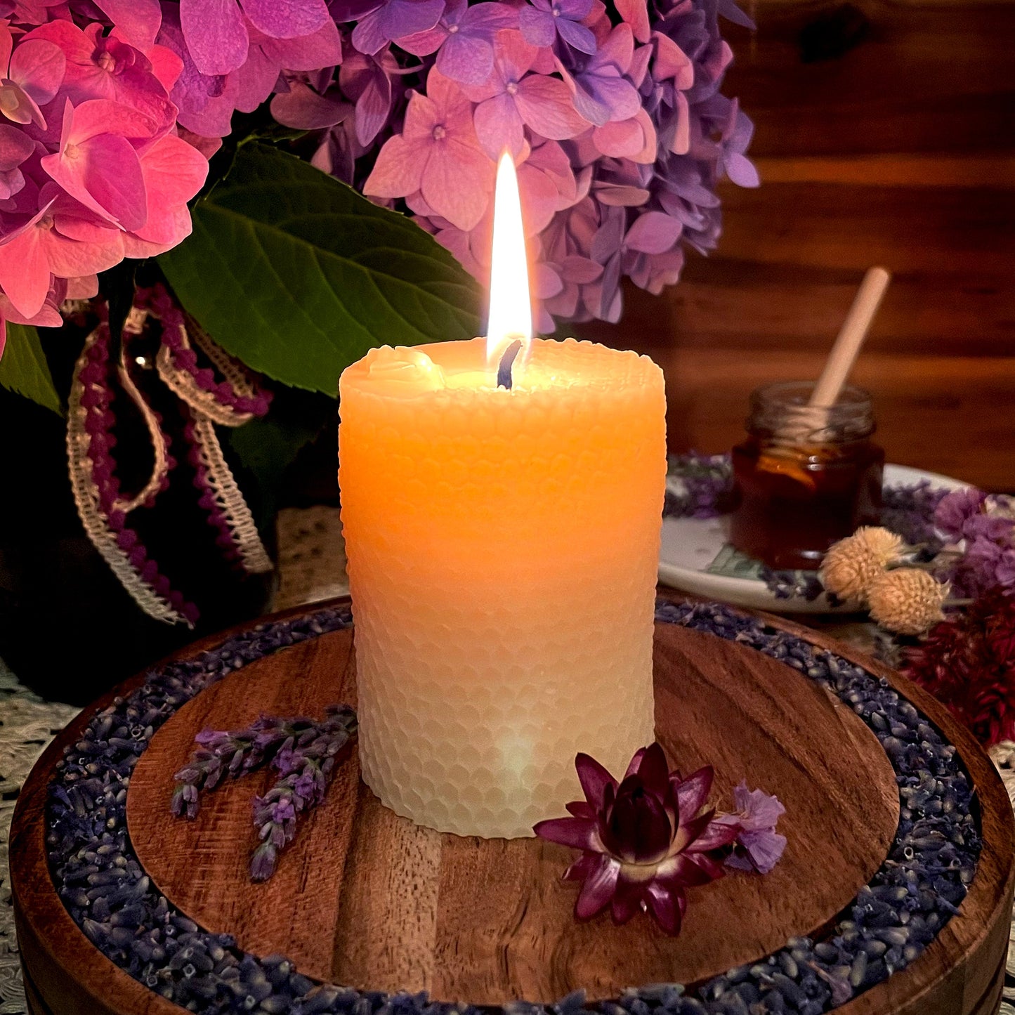 White Beeswax Candle: Honeycomb Cylinder