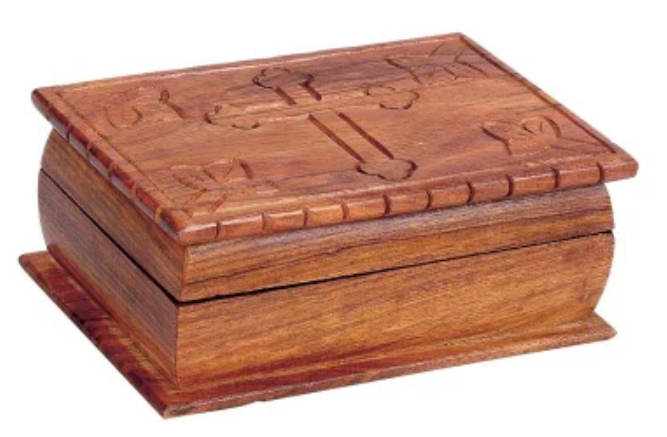 Carved Wooden Box   6 x 4 x 2.75 in