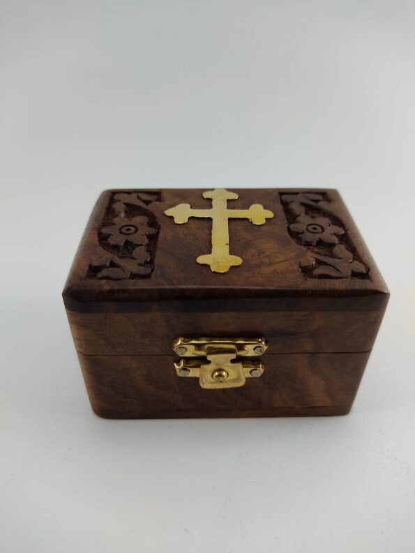 Ornated Wooden Box (8x5x4cm)