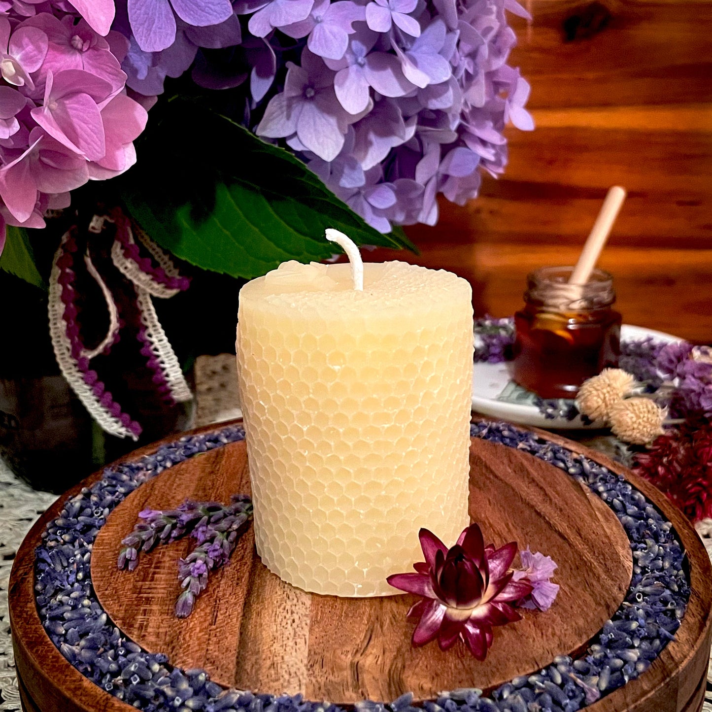 White Beeswax Candle: Honeycomb Cylinder