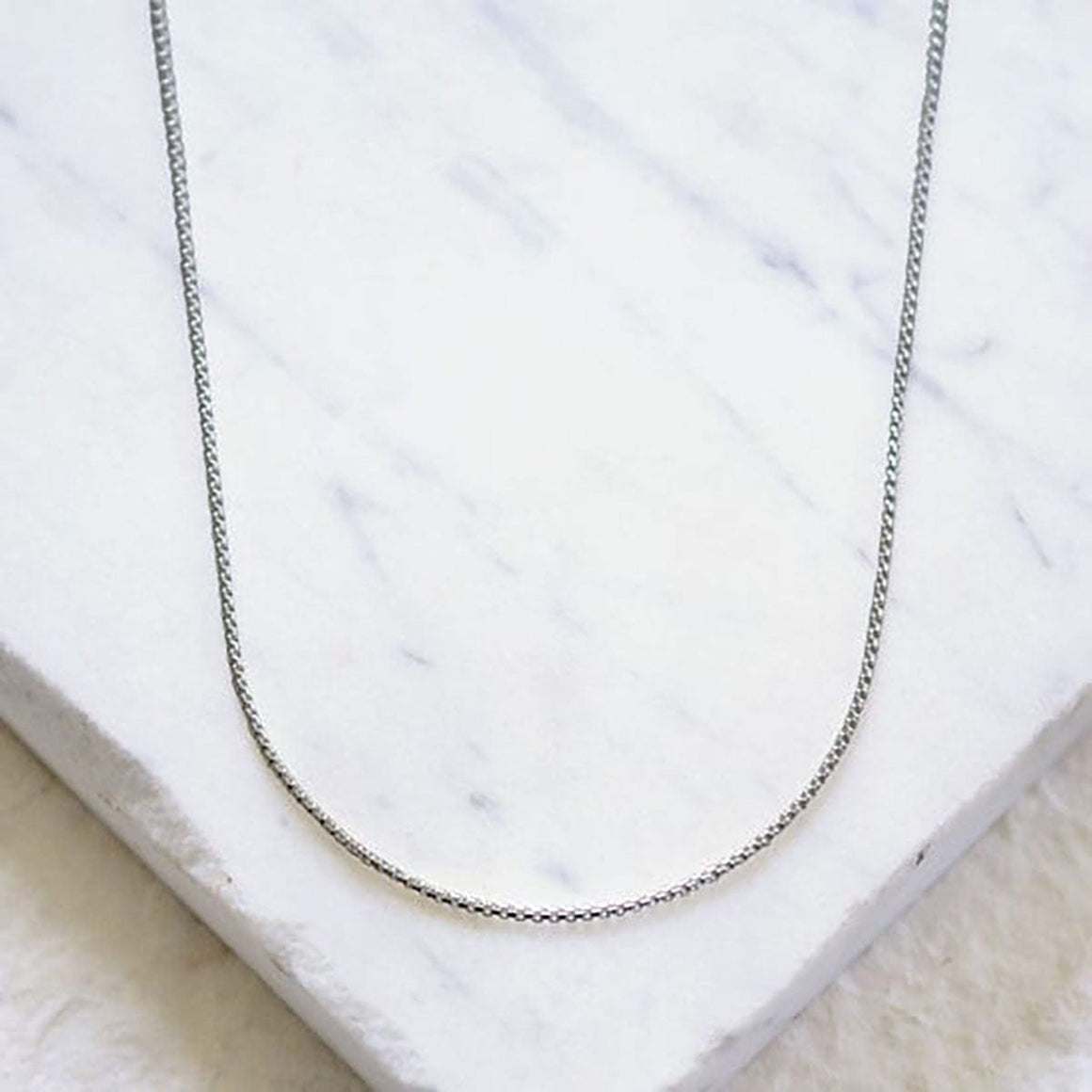 Silver Round Box Chain (18 in)