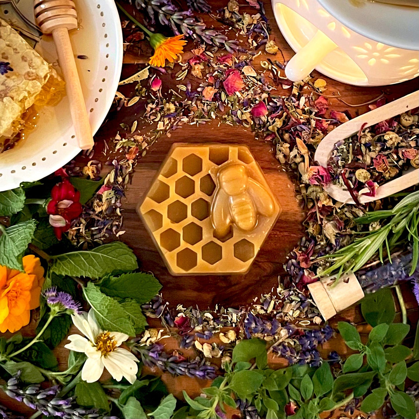 Aromatic Beeswax Melt: Honey Harvest (1.9 oz)